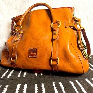 Dooney Bourke authentic tan purse.